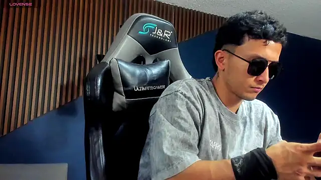 Snapshot of BrandonColee chatting on 25, 1, 2025 BrandonColee online show from 25, 1, 2025