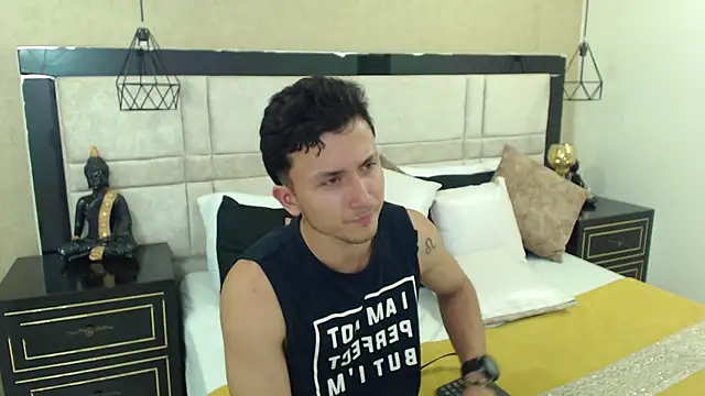 Snapshot of BrandonColee chatting on 27, 1, 2025 BrandonColee online show from 27, 1, 2025