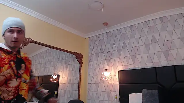 Snapshot of BrandonColee chatting on 8, 2, 2025 BrandonColee online show from 8, 2, 2025