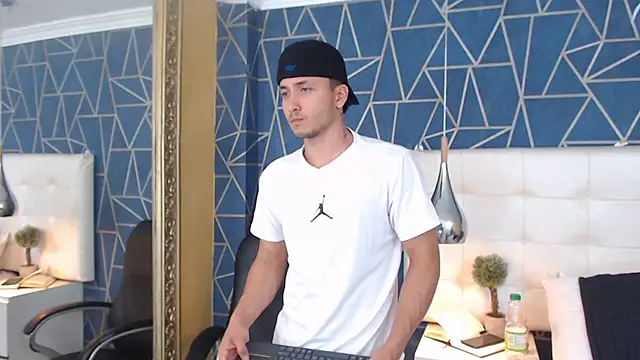 Snapshot of BrandonColee chatting on 10, 2, 2025 BrandonColee online show from 10, 2, 2025