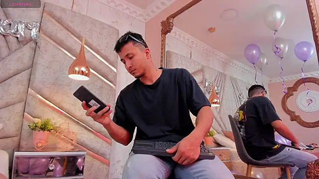 Snapshot of BrandonColee chatting on 18, 2, 2025 BrandonColee online show from 18, 2, 2025