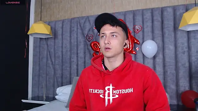 Snapshot of BrandonColee chatting on 19, 2, 2025 BrandonColee online show from 19, 2, 2025