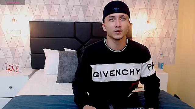 Snapshot of BrandonColee chatting on 26, 2, 2025 BrandonColee online show from 26, 2, 2025