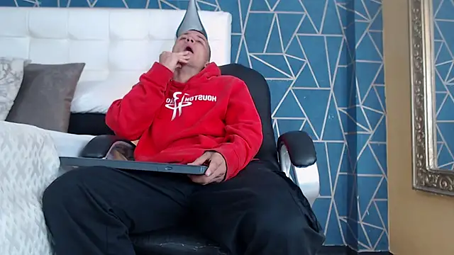 Snapshot of BrandonColee chatting on 20, 3, 2025 BrandonColee online show from 20, 3, 2025