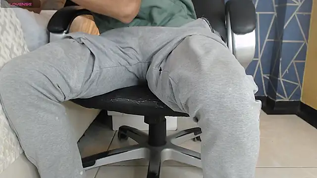 Snapshot of BrandonColee chatting on 22, 3, 2025 BrandonColee online show from 22, 3, 2025