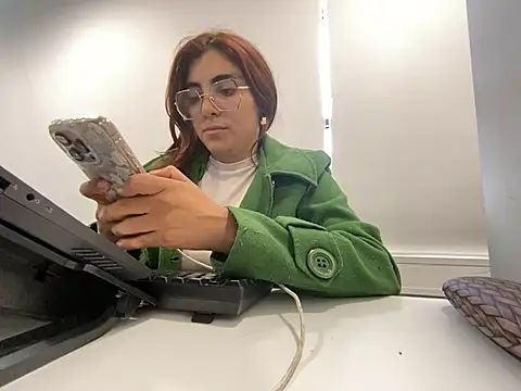 Snapshot of MartinaSooler chatting on 3, 2, 2025 MartinaSooler online show from 3, 2, 2025