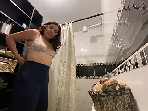 Snapshot of MartinaSooler chatting on 21, 2, 2025 MartinaSooler online show from 21, 2, 2025