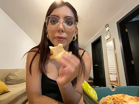 Snapshot of MartinaSooler chatting on 22, 2, 2025 MartinaSooler online show from 22, 2, 2025