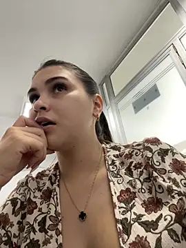 Aitana Hilton  online show from 13, 9, 2025