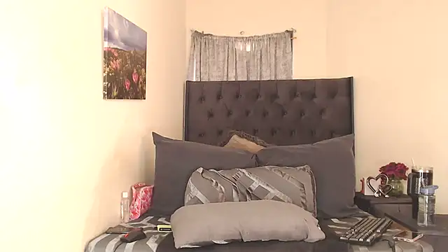 Snapshot of BarbieLadie chatting on 12, 11, 2025 BarbieLadie online show from 12, 11, 2025