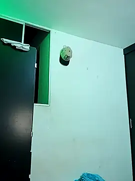 Latinos 2001 online show from 25, 1, 2025