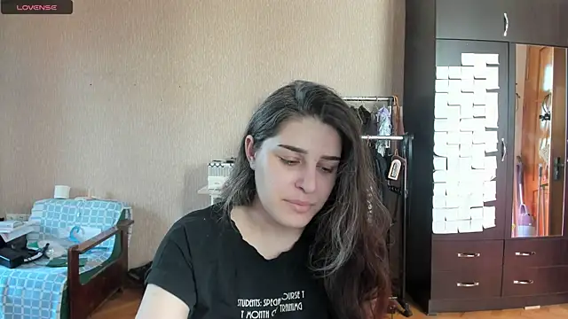 Snapshot of _Roselina_ chatting on 8, 7, 2026 Roselina online show from 8, 7, 2026