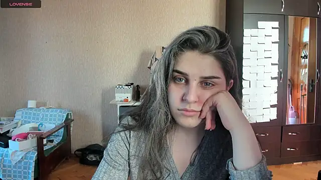 Snapshot of _Roselina_ chatting on 9, 7, 2026 Roselina online show from 9, 7, 2026