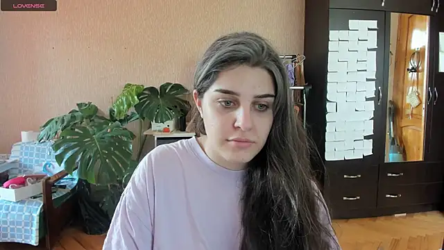 Snapshot of _Roselina_ chatting on 11, 7, 2026 Roselina online show from 11, 7, 2026