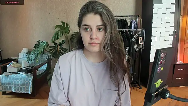 Snapshot of _Roselina_ chatting on 28, 7, 2026 Roselina online show from 28, 7, 2026