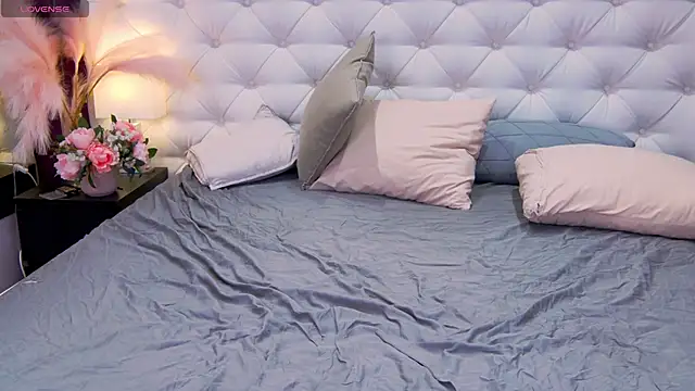 via mayer  online show from 24, 9, 2025