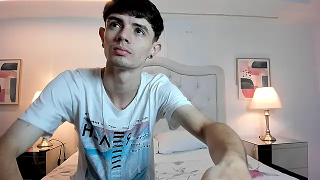 Snapshot of connor_and_angel chatting on 6, 3, 2025 connor and angel online show from 6, 3, 2025