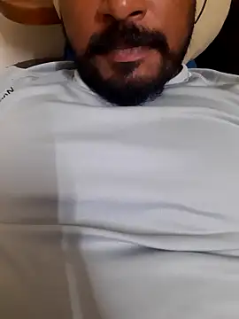 Snapshot of Chennaibull15 chatting on 5, 2, 2025 Chennaibull15 online show from 5, 2, 2025