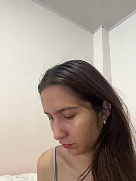 Bella still online show from 3, 4, 2026