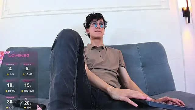Snapshot of Cum_hunters chatting on 31, 5, 2026 Cum hunters online show from 31, 5, 2026