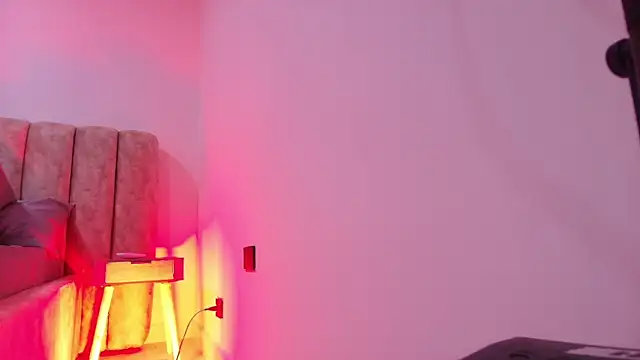 Auroraa miller online show from 12, 11, 2025