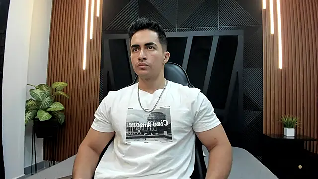 Snapshot of Brad_Summer chatting on 11, 2, 2025 Brad Summer online show from 11, 2, 2025