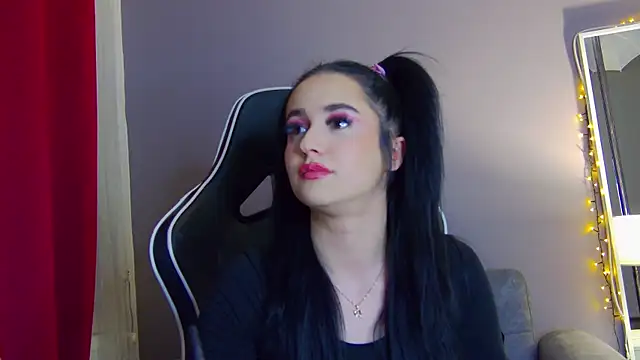 Snapshot of Eva_Lovvia_ chatting on 19, 2, 2025 Eva Lovvia  online show from 19, 2, 2025