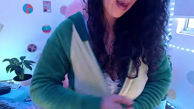 Snapshot of samy_love35 chatting on 4, 3, 2025 samy love35 online show from 4, 3, 2025