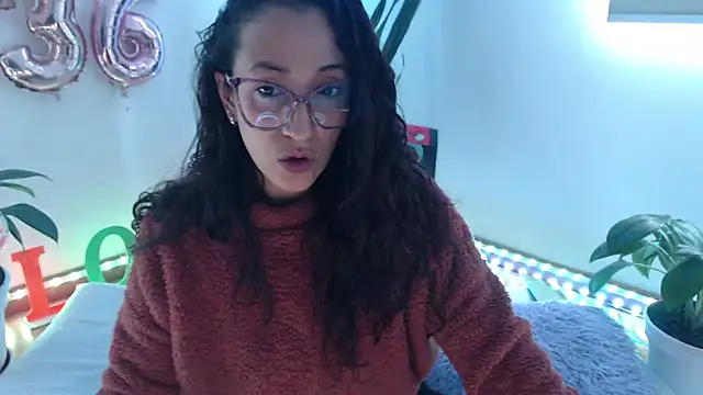 Snapshot of samy_love35 chatting on 10, 9, 2025 samy love35 online show from 10, 9, 2025