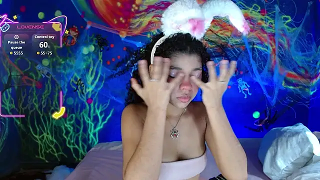 lucie petite online show from 15, 10, 2025