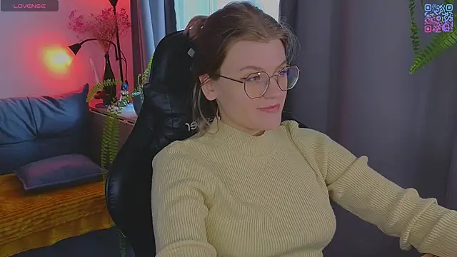 Snapshot of _JessieVibes chatting on 7, 5, 2026 JessieVibes online show from 7, 5, 2026