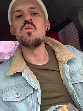 AssHunter4k online show from 1, 3, 2025