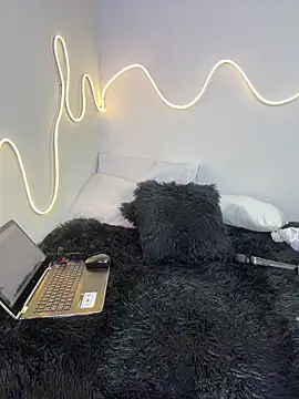 Michell sr online show from 7, 3, 2025