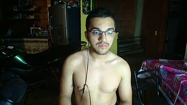 Snapshot of TitanMistico chatting on 25, 1, 2025 TitanMistico online show from 25, 1, 2025