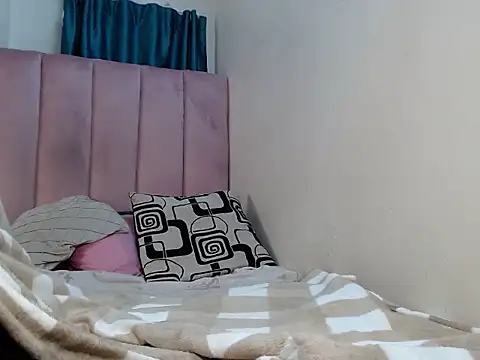 Snapshot of Hazel-nutt chatting on 25, 2, 2025 Hazel-nutt online show from 25, 2, 2025