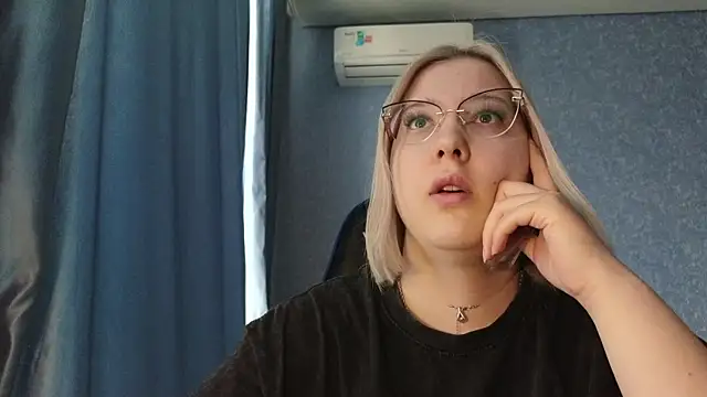 HotBrandyX online show from 27, 3, 2026