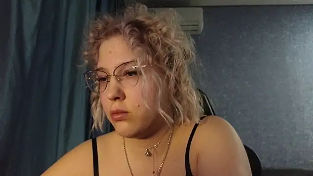 HotBrandyX online show from 9, 4, 2026