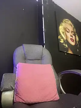 viktoria davis  online show from 1, 11, 2025