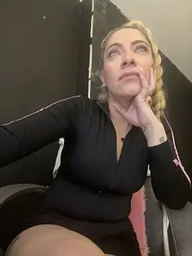 viktoria davis  online show from 13, 2, 2026