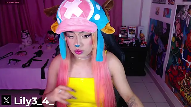 Snapshot of lily3_4 chatting on 22, 10, 2025 lily3 4 online show from 22, 10, 2025