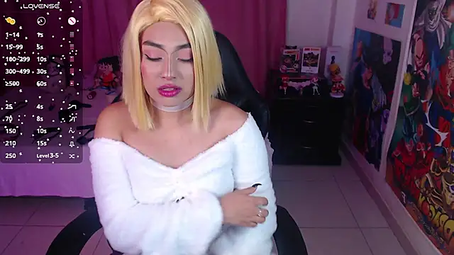 Snapshot of lily3_4 chatting on 28, 10, 2025 lily3 4 online show from 28, 10, 2025