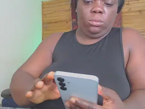 Snapshot of Lola_Honney chatting on 11, 4, 2026 Lola Honney online show from 11, 4, 2026