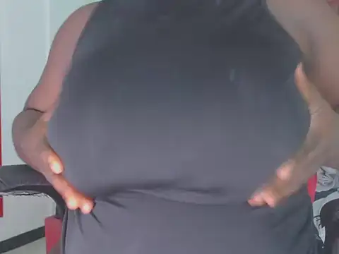 Snapshot of Lola_Honney chatting on 11, 4, 2026 Lola Honney online show from 11, 4, 2026