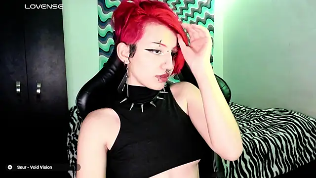 Snapshot of roxy_toxic chatting on 6, 3, 2025 roxy toxic online show from 6, 3, 2025