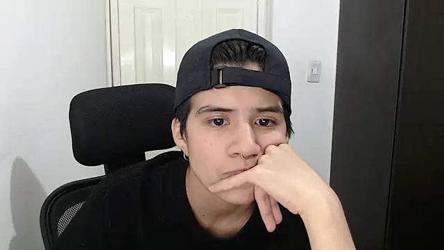 Snapshot of Dha_lia0 chatting on 28, 1, 2025 Dha lia0 online show from 28, 1, 2025