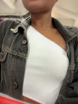 Ariana lily  online show from 28, 2, 2025