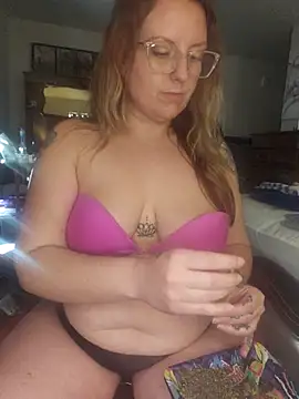 TattedMamaXOXO online show from 25, 2, 2025