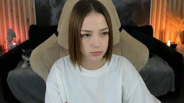 PamBeesly online show from 28, 10, 2025