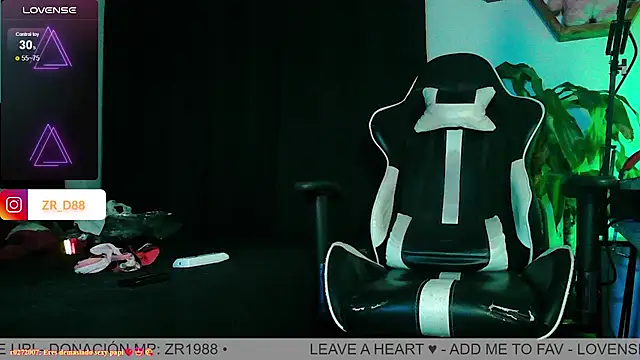 Snapshot of ZRD88 chatting on 21, 2, 2025 ZRD88 online show from 21, 2, 2025