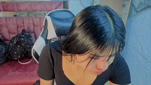 Snapshot of Paulette_v chatting on 24, 6, 2026 Paulette v online show from 24, 6, 2026